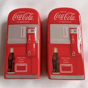 Coca Cola Vending Machine Salt and Pepper Shaker Set